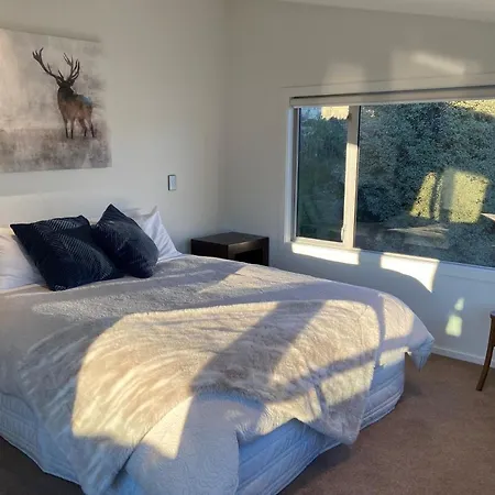 Lakeview Heights Luxury Apartment 2 Wanaka Exterior photo